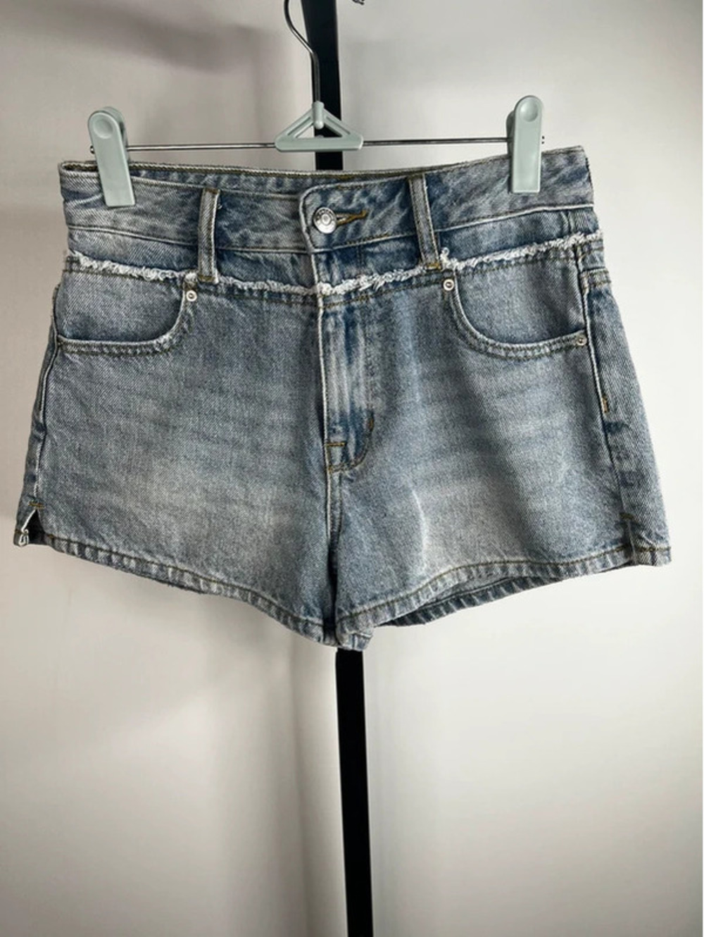 PacSun Women’s denim shorts size 25 High rise Festival